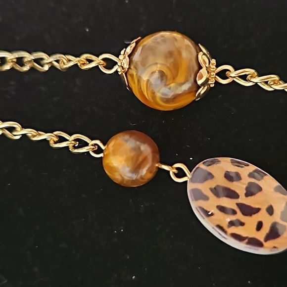 36"L Glass, Lucite, Metal & Stone Beads on Goldtone Chain w/ 3"Ext - Picture 6 of 8